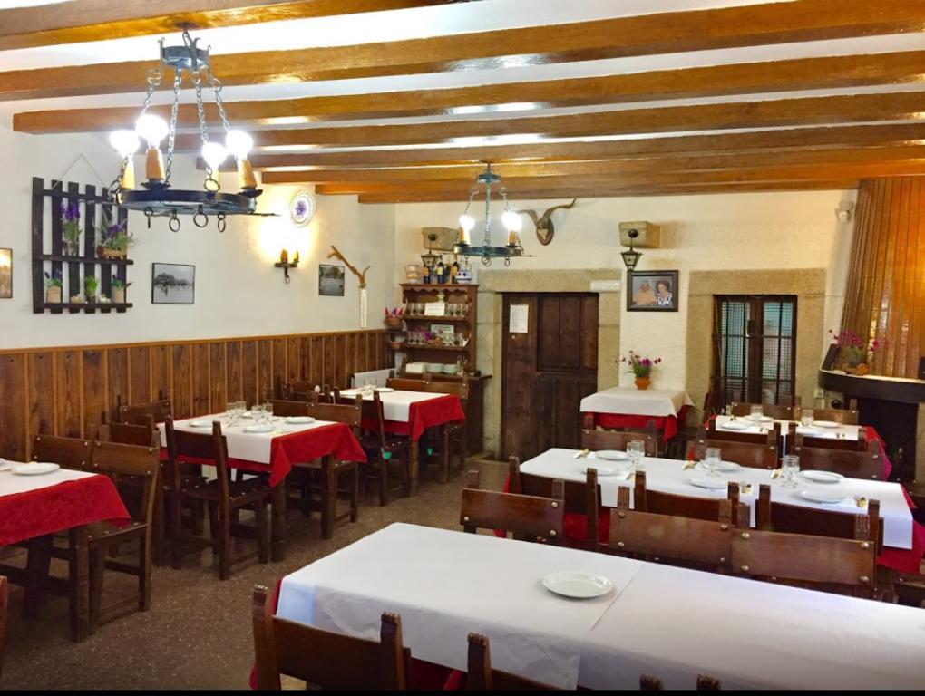 Hostal Restaurante El Chato El Barraco Exteriör bild